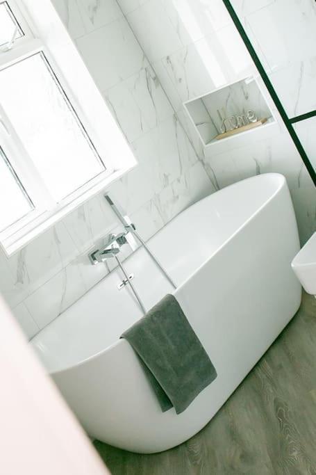 Appartement Coastal Haven In Leigh-On-Sea à Southend-on-Sea Extérieur photo