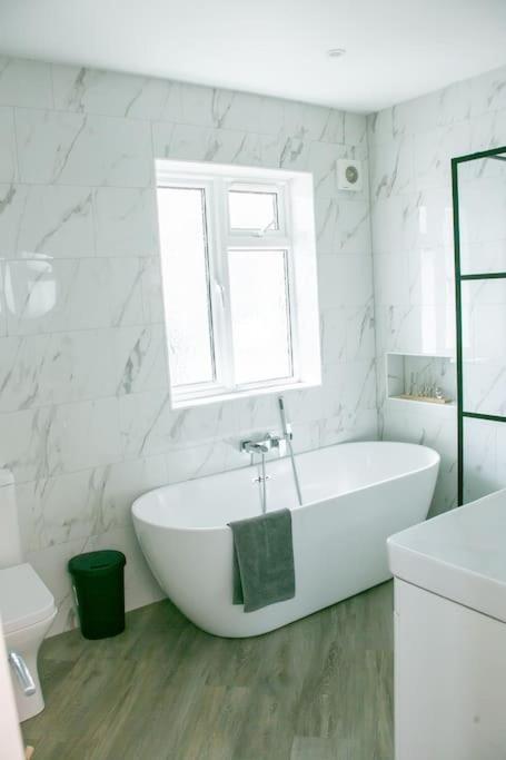 Appartement Coastal Haven In Leigh-On-Sea à Southend-on-Sea Extérieur photo