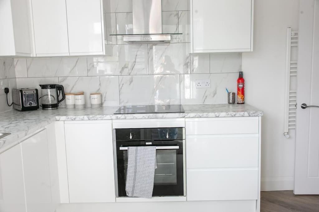 Appartement Coastal Haven In Leigh-On-Sea à Southend-on-Sea Extérieur photo